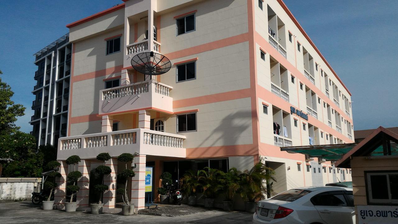 Uj Apartment Bangszen Kültér fotó